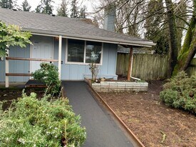 61 Van Fossen Ct in Eugene, OR - Building Photo