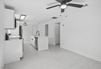 3652 Hibiscus Ave in Naples, FL - Building Photo - Building Photo