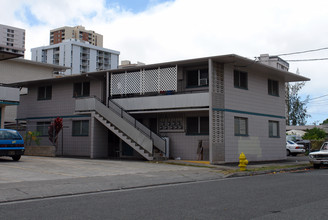 2620 Kaaha St in Honolulu, HI - Building Photo - Building Photo