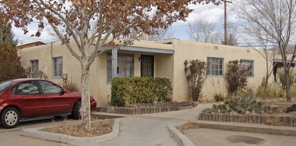 1012-1016 Truman St SE in Albuquerque, NM - Building Photo - Building Photo