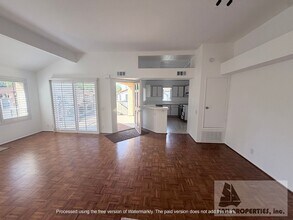 56 Corsica Dr in Newport Beach, CA - Foto de edificio - Building Photo