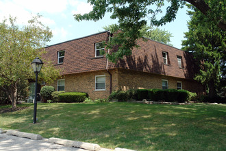 Fireside Terrace in Buffalo Grove, IL - Building Photo - Building Photo