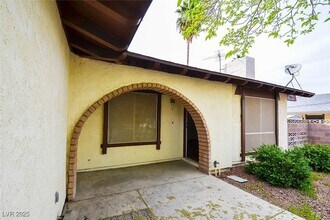 708 Northstar St in Las Vegas, NV - Building Photo - Building Photo