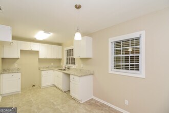 3908 Bonnie Ln SE in Atlanta, GA - Building Photo - Building Photo