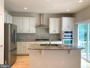 2921 Chesham St in Fairfax, VA - Building Photo - Building Photo