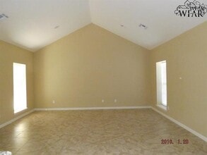 583 TX-148 in Henrietta, TX - Building Photo - Building Photo