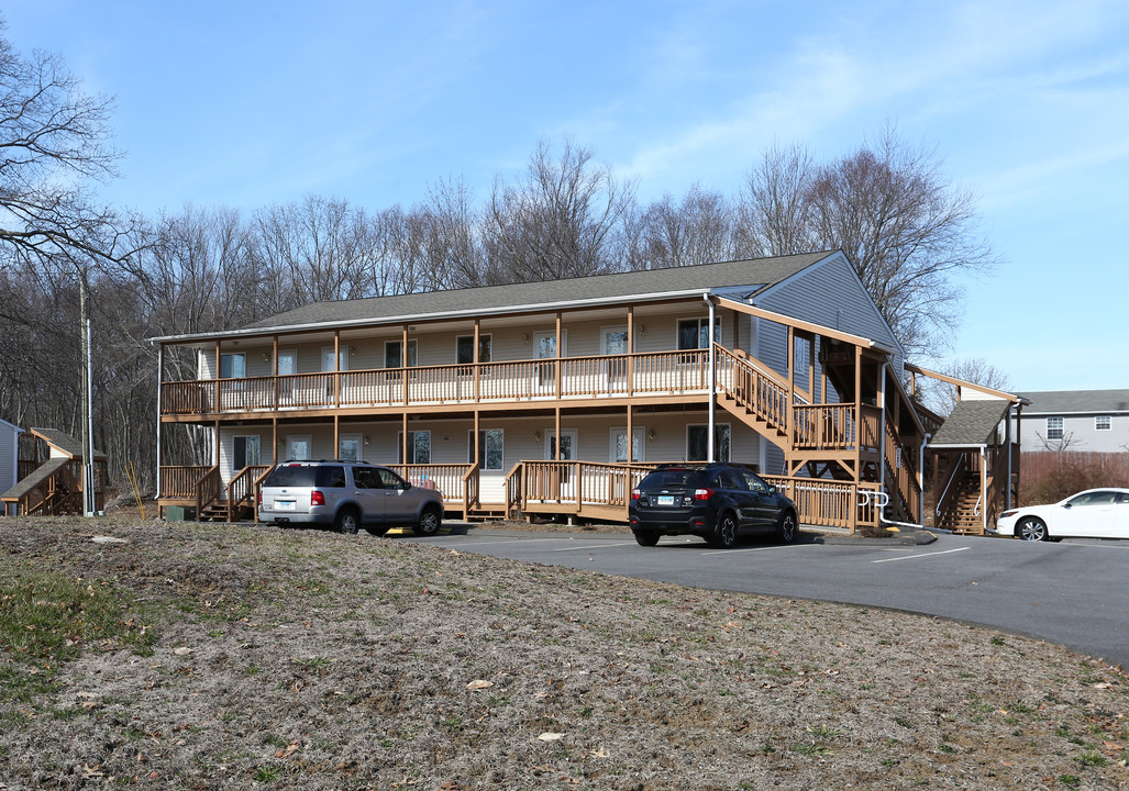 46 Platoz Dr in Uncasville, CT - Building Photo