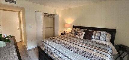 1512 Mainsail Dr in Naples, FL - Building Photo - Building Photo