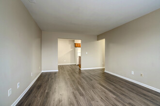 Huron River Wyandotte Apartments in Wyandotte, MI - Building Photo - Interior Photo