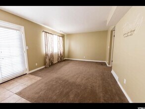 7348 W Copperview Dr in Magna, UT - Building Photo - Building Photo