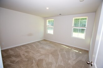 209 Creighton Ridge Dr in Clinton, SC - Building Photo - Building Photo