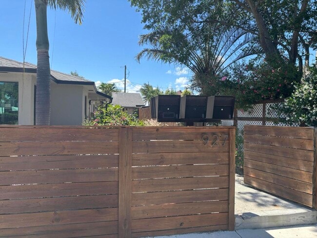 927 N L St in Lake Worth Beach, FL - Building Photo - Building Photo