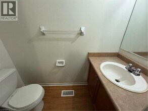 25 Eugene Dr in Guelph, ON - Building Photo - Building Photo