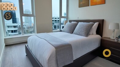 5685 Halley Av in Burnaby, BC - Building Photo - Building Photo