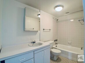 EAST 36 STREET in New York, NY - Building Photo - Building Photo