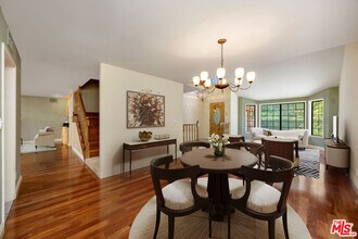 13031 Magnolia Blvd in Los Angeles, CA - Building Photo - Building Photo