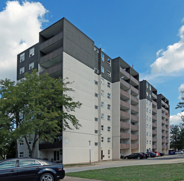 Vine Street Apartments in St Catharines, ON - Building Photo