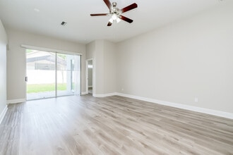 2614 Vinedale Ave in Valrico, FL - Building Photo - Building Photo