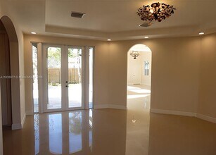 1927 SE 22nd Dr in Homestead, FL - Building Photo - Building Photo