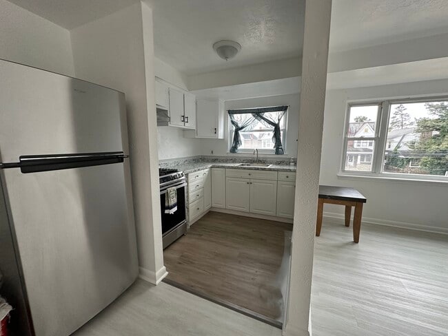 property at 1227 W Marshall St