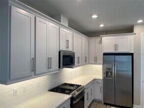 4580 Almada Ln in Wesley Chapel, FL - Building Photo - Building Photo