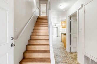Zia Townhomes in Albuquerque, NM - Building Photo - Interior Photo