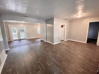 2042 Doomar Dr in Tallahassee, FL - Building Photo - Building Photo