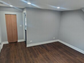 1626 S Washtenaw Ave, Unit 2nd floor in Chicago, IL - Building Photo - Building Photo