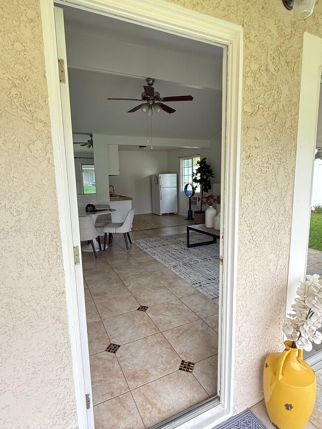1 Saddlehorn Ln in Rolling Hills Estates, CA - Building Photo - Building Photo