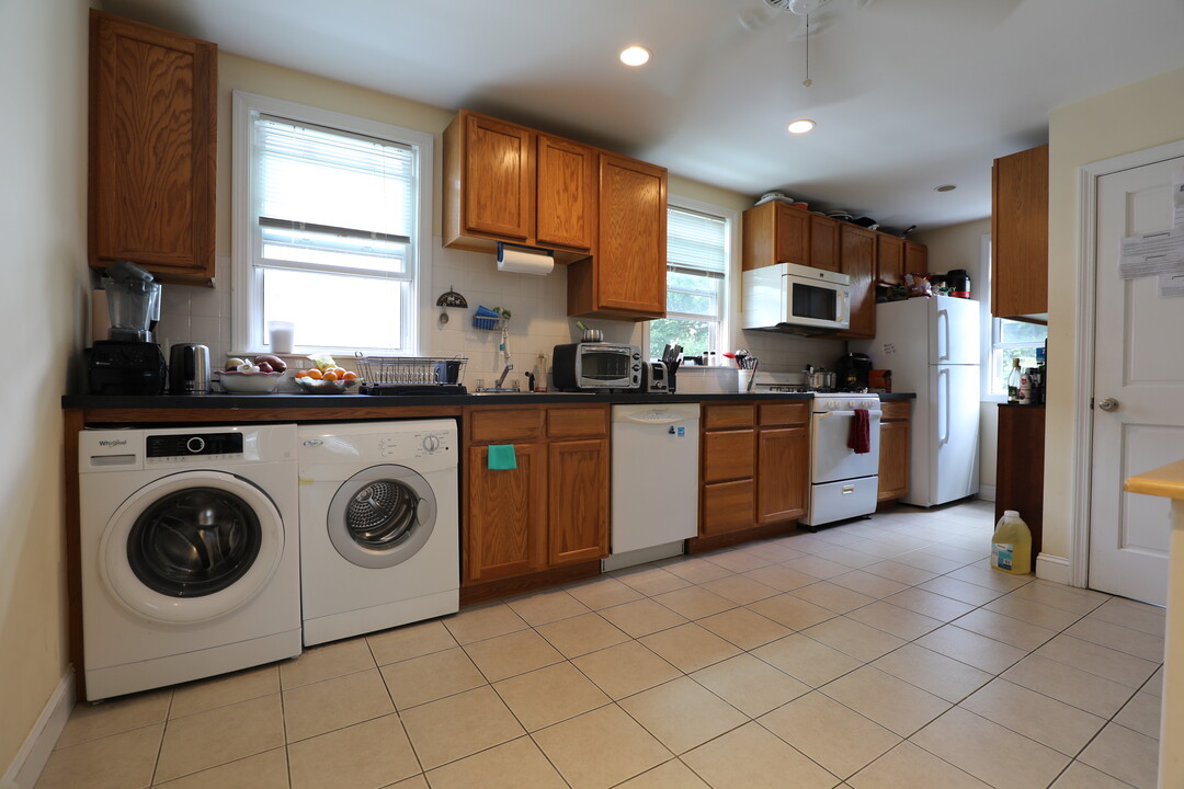 23 Falkland St, Unit 1 in Boston, MA - Building Photo