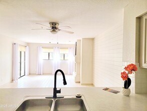 10080 E Mountainview Lake Dr, Unit 106 in Scottsdale, AZ - Building Photo - Building Photo