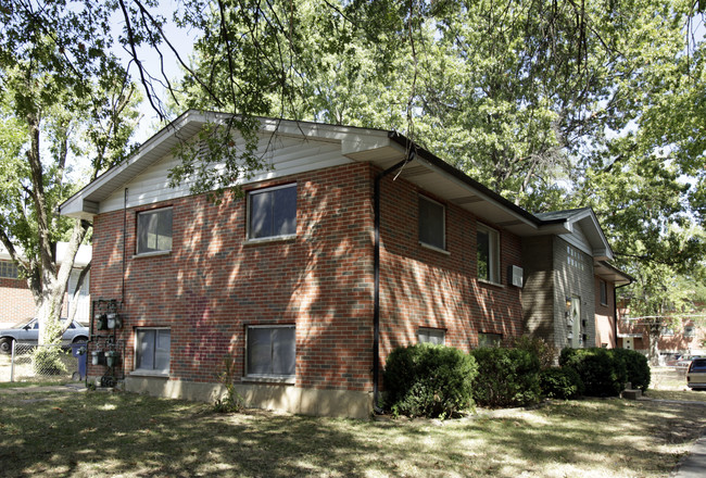 410 Warford Ave in Ferguson, MO - Building Photo - Building Photo