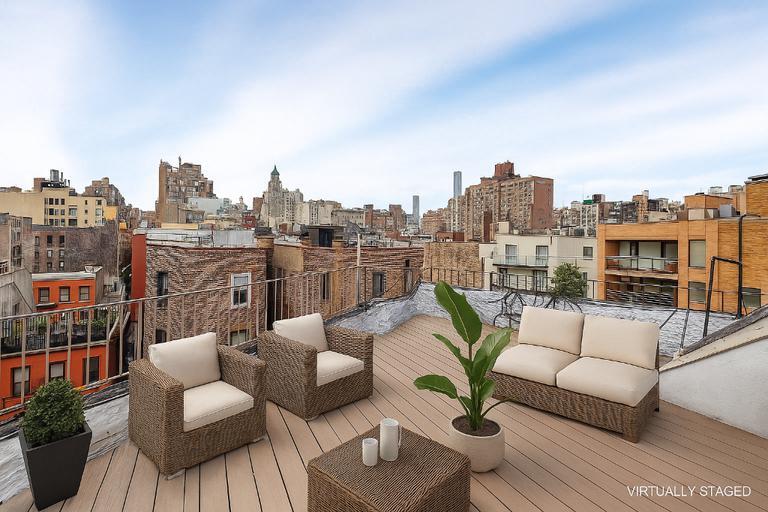 410 E 13th St in New York, NY - Building Photo
