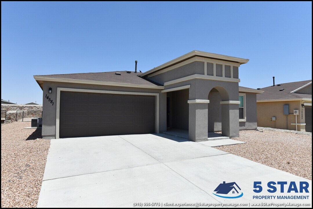 14581 Desert Poppy Ct in Horizon City, TX - Building Photo