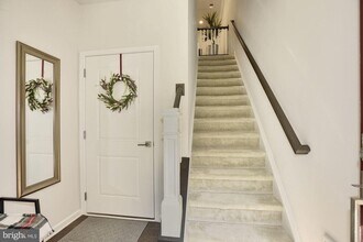 23235 Milltown Knoll Square in Ashburn, VA - Building Photo - Building Photo