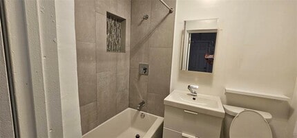 750 NW 17th Terrace in Pompano Beach, FL - Building Photo - Building Photo