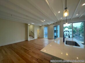 65 Cameron St in Brookline, MA - Building Photo - Building Photo