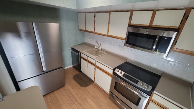 property at 7 Belfast Dr