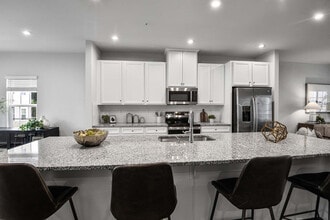 Dorsey Overlook in Ellicott City, MD - Building Photo - Building Photo