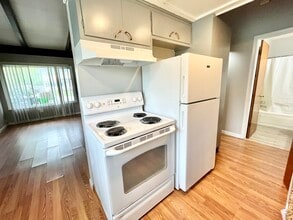 92 Riveredge Pky, Unit 92 in Berea, OH - Foto de edificio - Building Photo