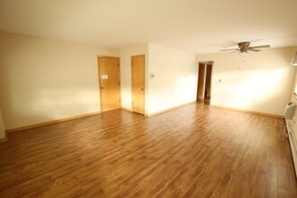 5501 N Mango Ave in Chicago, IL - Building Photo - Building Photo