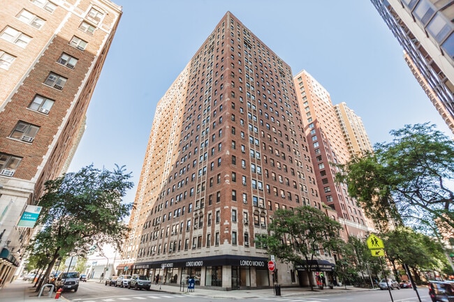 1100 N Dearborn St