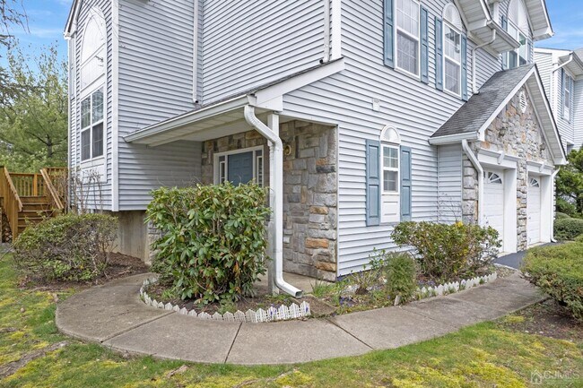 7 Rondell Ln in South Amboy, NJ - Building Photo - Building Photo