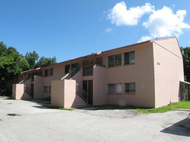 3555 Seminole Ave in Ft. Myers, FL - Foto de edificio