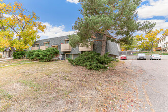 9436 W 57th Ave in Arvada, CO - Building Photo - Building Photo