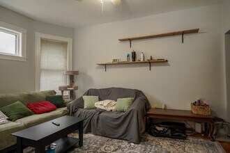 108 Hillside St, Unit #3 in Boston, MA - Foto de edificio - Building Photo