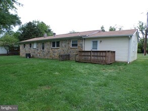 111 Walnut Dr in Fredericksburg, VA - Building Photo - Building Photo