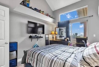 327 Chestnut Ave, Unit 307 in Long Beach, CA - Foto de edificio - Building Photo