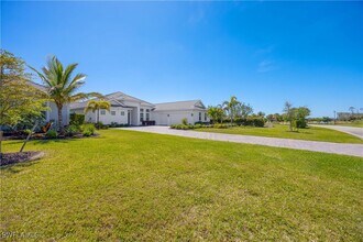 18789 WildBlue Blvd in Ft. Myers, FL - Building Photo - Building Photo