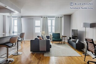 50 W 97th St in New York, NY - Building Photo
